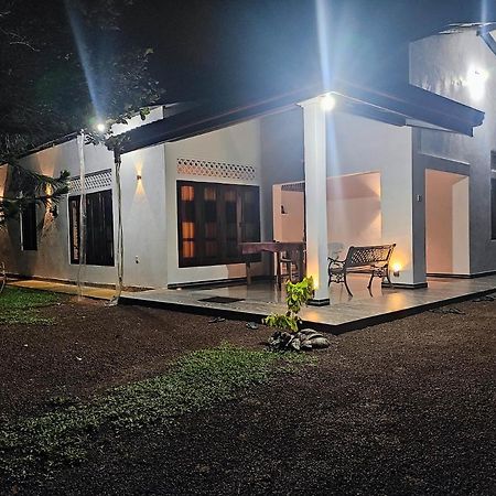 Sunset Villa Negombo Bagian luar foto